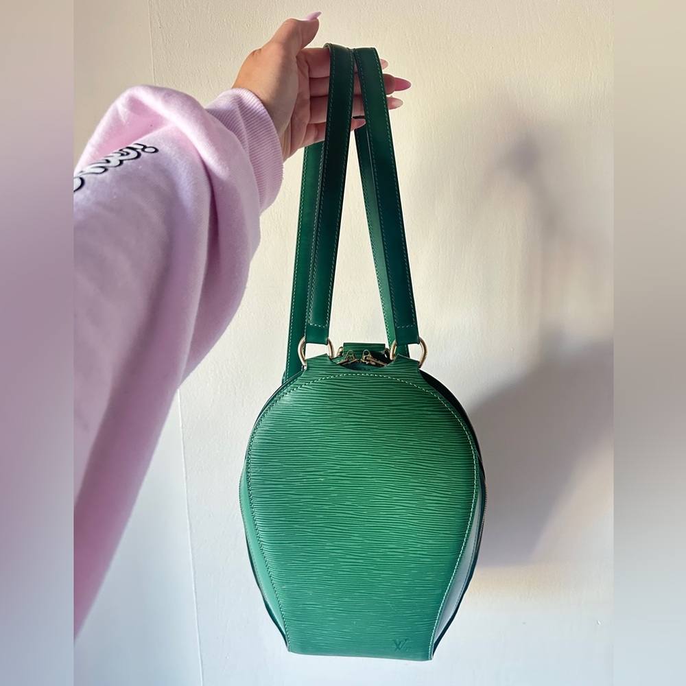 💯Authentic Louis Vuitton Mabillon backpack epi leather Green.